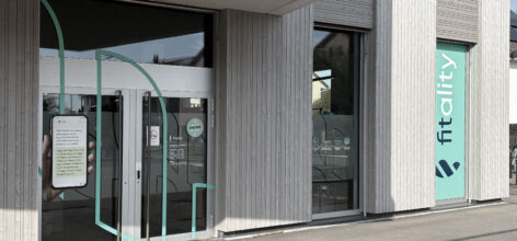 werbetechnik aus winterthur/gebäudebeschriftung/schaufensterbeschriftung. naef macht sichtbar.